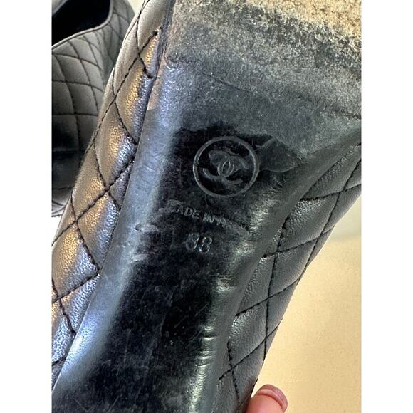 Chanel Women's Black Quilted Lambskin Leather Cap Toe Pump Heels Size 38 - Picture 8 of 14